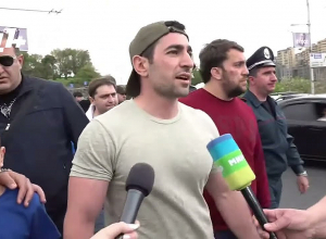 Им кажется, что подобным способом они могут остановить это движение: Левон Кочарян