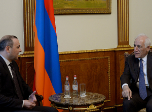 Ваагн Хачатурян встретился с секретарём СБ Арменом Григоряном