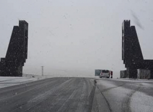 Սիսիանի «Զանգեր» կոչվող հատվածում, դեպի Գորայք տանող ճանապարհին ձյուն է տեղում