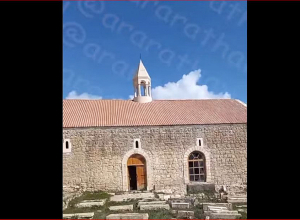 Азербайджанцы осквернили армянскую церковь в оккупированном селе Тох, сорвав с купола крест