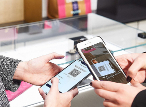 При посещении общественных мест представление QR-кода не потребуется