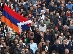 Հանրահավաքներին մասնակցելու համար քաղաքացիներին հարկադրելու կամ նյութապես շահագրգռելու դեպքեր են արձանագրվել, կան կալանավորվածներ․ դատախազություն