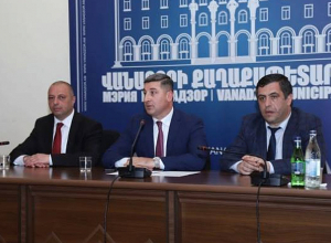 ՀՀ ՏԿԵ նախարար Սանոսյանը ներկայացրել է Վանաձոր համայնքի ղեկավարի պաշտոնակատարին