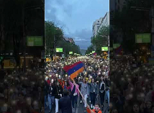 Ցուցարարների երթը Թումանյան փողոցում