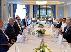 Նախագահ Վահագն Խաչատուրյանը հանդիպել է Շվեյցարիայի հայ համայնքի ներկայացուցիչների հետ