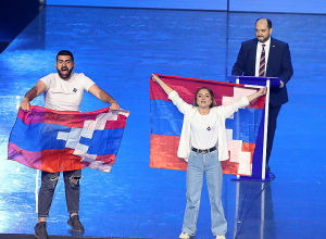 Արցախի դրոշներով ակցիա՝ բռցքամարտի առաջնության բացմանը