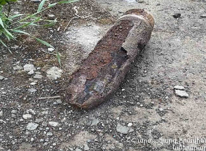 Էջմիածնի փողոցներից մեկում արկ է հայտնաբերվել