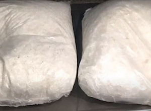 Մի  օտարերկրացի մաքսանենգ ճանապարհով թմրանյութ է բերում Հայաստան՝ բեռնատարի կցորդիչի տակ թաքցրած