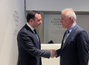 Նախագահ Խաչատուրյանը կարճատև զրույց է ունեցել Վրաստանի վարչապետ Իրակլի Ղարիբաշվիլիի հետ