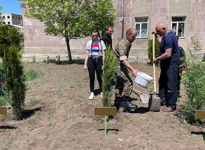 Հանրապետության տոնին անվանական ծառեր են տնկվել ի հիշատակ պատերազմում զոհված տղաների