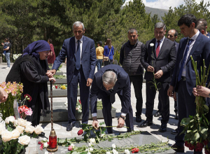 Փոխվարչապետ Մհեր Գրիգորյանը հարգանքի տուրք է մատուցել Բաշ-Ապարանի ճակատամարտի հերոսների հիշատակին