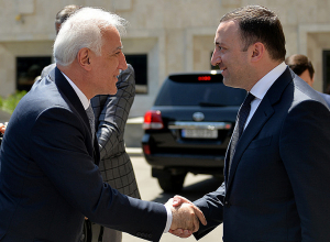 Президент Ваагн Хачатурян провёл встречу с премьер-министром Грузии Ираклием Гарибашвили