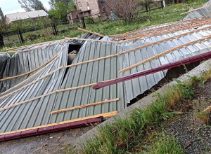 Крыша школы в населённом пункте Паник обрушилась из-за сильного ветра