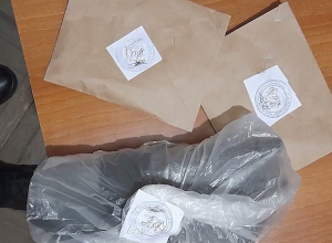 Պարեկները դանակ և մարիխուանա են հայտնաբերել