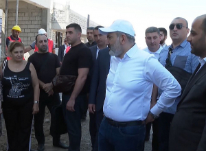 «Մասնակցե՛ք ատեստավորմանը, որ մենք էլ հանգիստ զգանք»․ Փաշինյանն Արարատի մարզում զրուցեց ուսուցիչների հետ