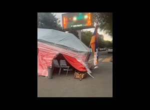 Машина наехала прямо на палатку, перед глазами полицейских, в палатке были граждане: Анна Мкртчян