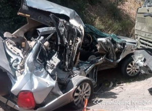 Երևան-Մեղրի ավտոճանապարհին բախվել են «Nissan Teana»-ն  և  «KamAZ» ավտոբաքը, կա զոհ