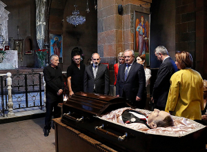 Ն․ Փաշինյանը ներկա է գտնվել Ռաֆայել Քոթանջյանի հոգեհանգստի արարողությանը