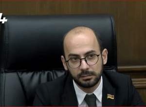 Արդեն որերորդ նիստն է լինում առանց Վահե Հակոբյանի․ ՔՊ-ն՝ ընդդիմադիրներին մանդատից զրկելու մասին