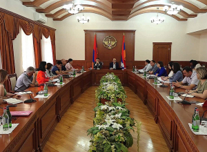 ԱՀ պետնախարարն ու ՄԻՊ-ը համատեղ հանդիպում են կազմակերպել տեղահանվածների ու փախստականների ներկայացուցիչների հետ