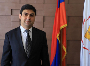 Նոր Նորք վարչական շրջանի ղեկավար Սուրեն Ղամբարյանը վաղվանից դադարեցնում է իր լիազորությունները