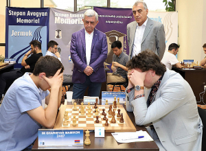 Սերժ Սարգսյանը Ջերմուկում հետևել է շախմատիստների խաղին