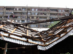 Տան տանիքն ամբողջությամբ պոկվել, ընկել է գազատար խողովակի վրա․ սկսել է արտահոսք