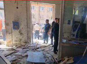 Բանկում պայթյունից այրվել են փաստաթղթեր, վնասվել՝ մոտակայքում կայանված մեքենաները
