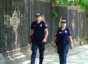 Ереванские патрульные преследовали и поймали молодого человека, укравшего телефон