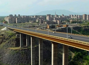 Քաղաքացին փորձում է ինքնասպանություն գործել՝  ցած նետվելով Դավթաշենի կամրջից
