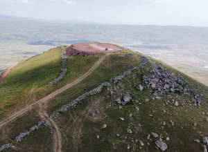 ԿԳՄՍՆ-ն պահանջում է դադարեցնել ցանկացած գործունեություն Հատիս լեռան՝ հնավայր-ամրոցի տարածքում