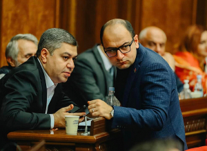 Վանեցյանը շնորհավորել է Մամիջանյանին և Աբրահամյանին