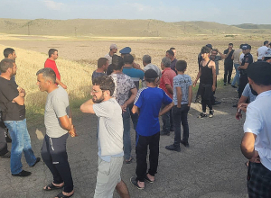 Բագրավանցիները փակել են Գյումրի-Արմավիր ճանապարհը/ լուսանկարներ