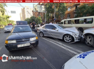 Բաղրամյան պողոտայում բախվել են 5 ավտոմեքենաներ․ կան վիրավորներ