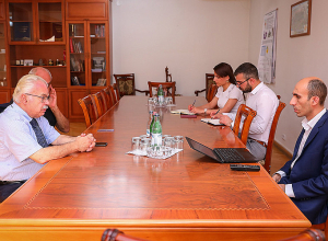 Արտակ Բեգլարյանը ընդունել է «Հայաստան» համահայկական հիմնադրամի Ֆրանսիայի տեղական մարմնի ատենապետին