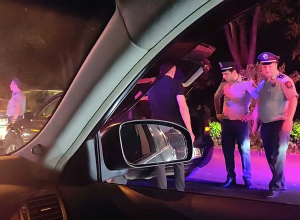 Ինչ են փնտրում ոստիկանները․ նրանք ստուգում են բոլոր մեքենաները