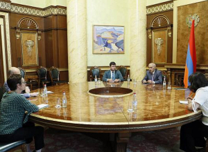 ՀՀ վարչապետի խորհրդականն ու Ֆրանսիայի դեսպանն անդրադարձել են տարածաշրջանային վերջին զարգացումներին