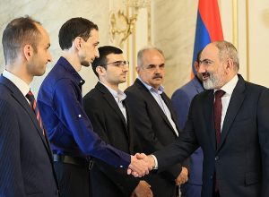 Վարչապետը պարգևատրել է Հայաստանի շախմատի տղամարդկանց հավաքականի անդամներին