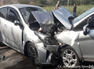 Երևան-Մեղրի ճանապարհին բախվել են «Ford Focus»-ն ու «Kia Rio»-ն