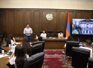 Դաս-հանդիպում Ալեն Սիմոնյանի հետ