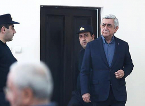 Դատախազը դատարանում պահանջեց մոտ 4 մլրդ դրամ բռնագանձել Սերժ Սարգսյանից