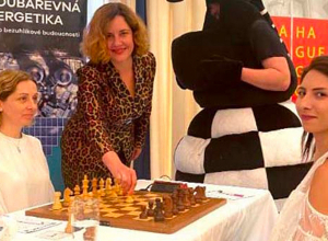 Армянские шахматистки борются за европейские медали