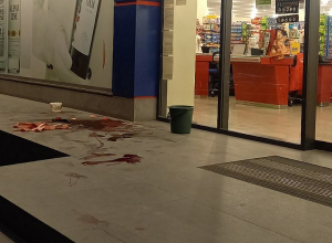 Աբովյանում սուպերմարկետի մոտ տղամարդու են դանակահարել․ 33-ամյա տղամարդը կալանավորվել է