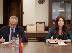 Министр обороны РА Сурен Папикян принял посла Сербии