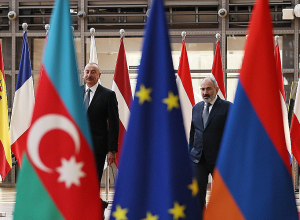 Пашинян и Алиев договорились о продолжении переговоров по проекту мирного договора на уровне министров ИД