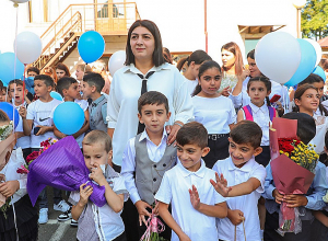 Առաջին զանգից ու Արցախի Շիրակացու ճեմարանից մինչև մայր բուհում բաց դաս. Ա․ Բեգլարյանը մասնակցել է մի շարք միջոցառումների