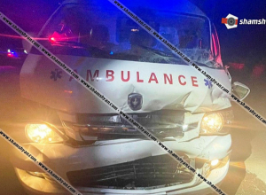 Լոռու մարզում բախվել են շտապօգնության ավտոմեքենան ու ЗИЛ-ը. հիվանդն ու բուժքույրը տեղափոխվել են հիվանդանոց