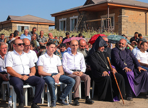 Արցախում 95 տեղահանված  ընտանիքներ բնակարանամուտ են տոնում