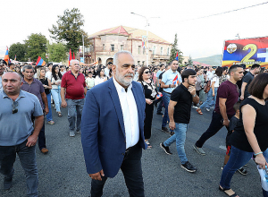 Արցախը հանրահավաքով եւ երթով է նշում Հանրապետության օրը․ ֆոտոշարք