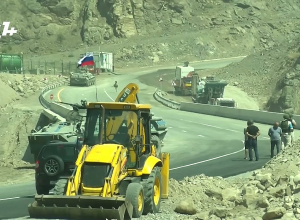 Ռուս խաղաղապահներ, ադրբեջանական մեքենաներ՝ Հայաստան- Արցախ նոր ճանապարհին